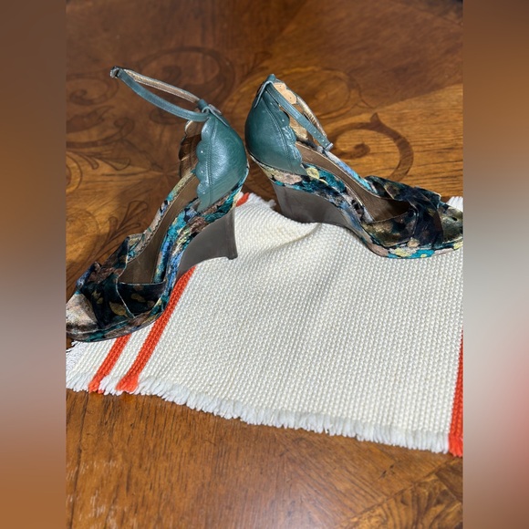 J. Vincent Crushed Velvet Wedge Sandals Size 8.5M – Teal Green Leather‎ Heels - Picture 5 of 16